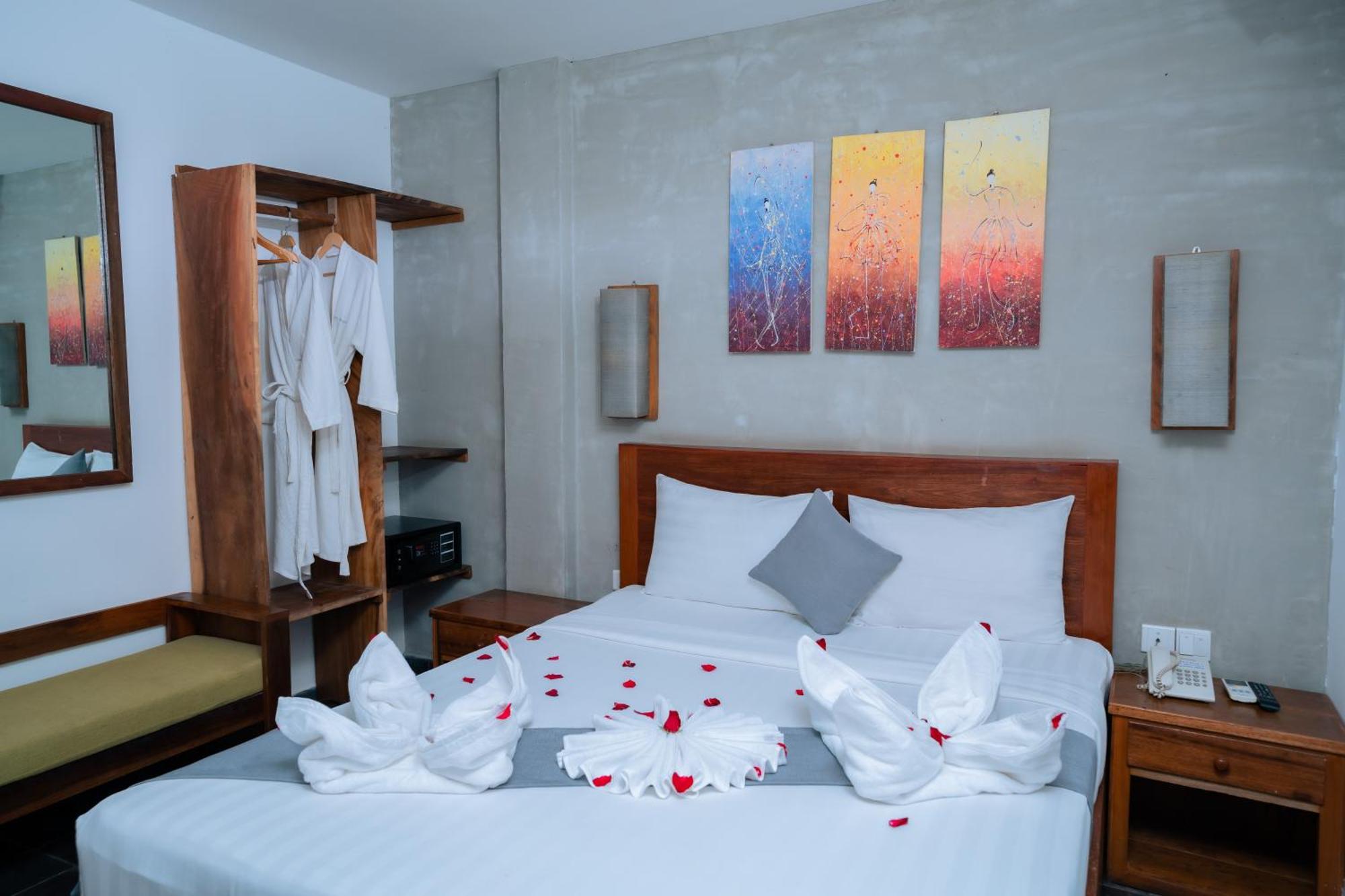 Home Chic Hotel Phnom Penh Bagian luar foto