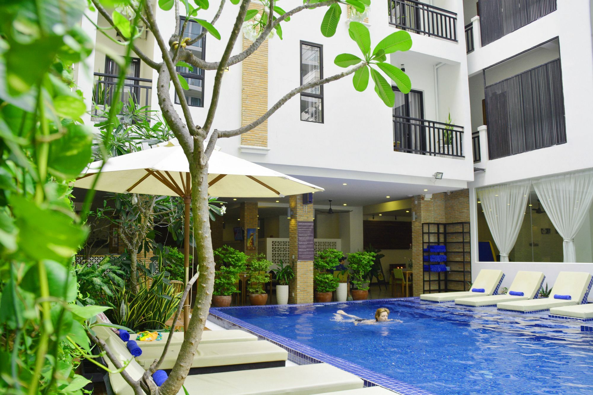 Home Chic Hotel Phnom Penh Bagian luar foto